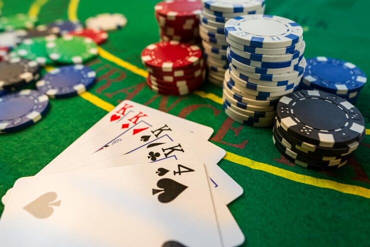 slot jaya mobile slot game interface displaying Aviator slot reels